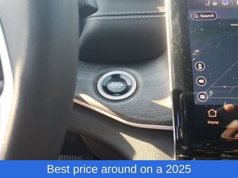 Certified 2025 Jeep Grand Cherokee Limited w/ Black Appearance Package AWD/4WD image 12