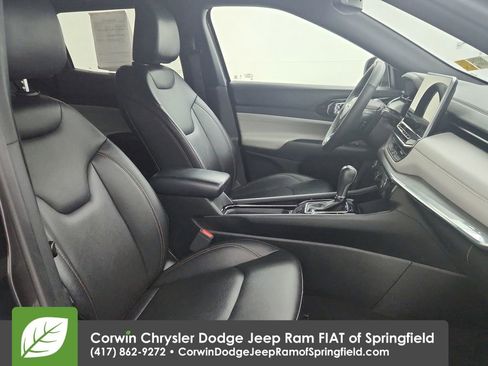 Certified 2024 Jeep Compass Limited image 32