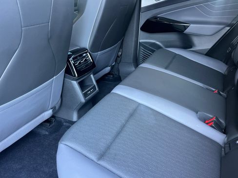 Used 2023 Volkswagen ID.4 Pro S RWD image 12