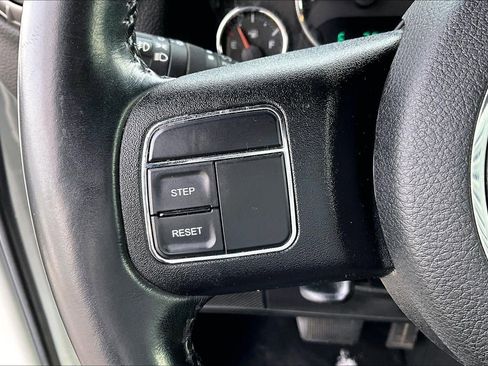 Used 2018 Jeep Wrangler Sport image 16