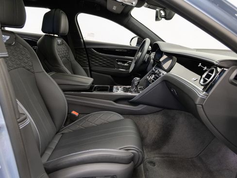 Used 2024 Bentley Flying Spur Plug-In Hybrid AWD/4WD image 13