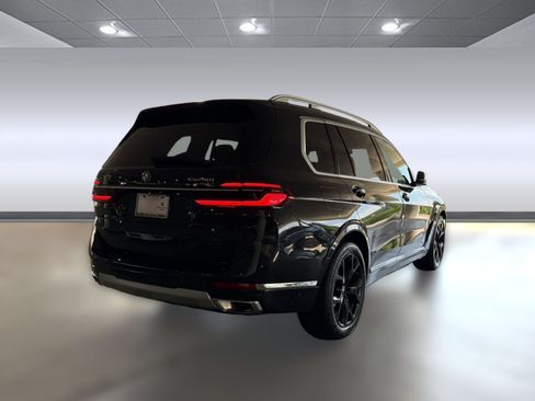 Used 2024 BMW X7 xDrive40i w/ Climate Comfort Package AWD/4WD image 8