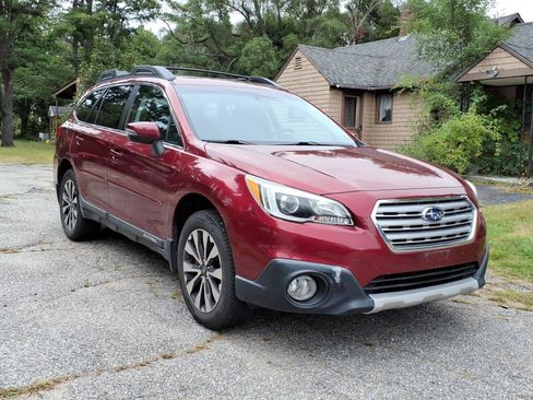 Used 2016 Subaru Outback 2.5i Limited AWD/4WD image 4