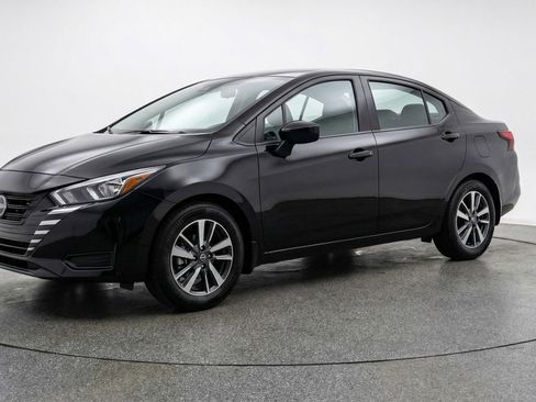 Used 2025 Nissan Versa SV FWD image 3