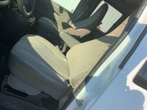 Used 2018 Chevrolet Express 3500 LT w/ LT Preferred Equipment Group RWD image 8