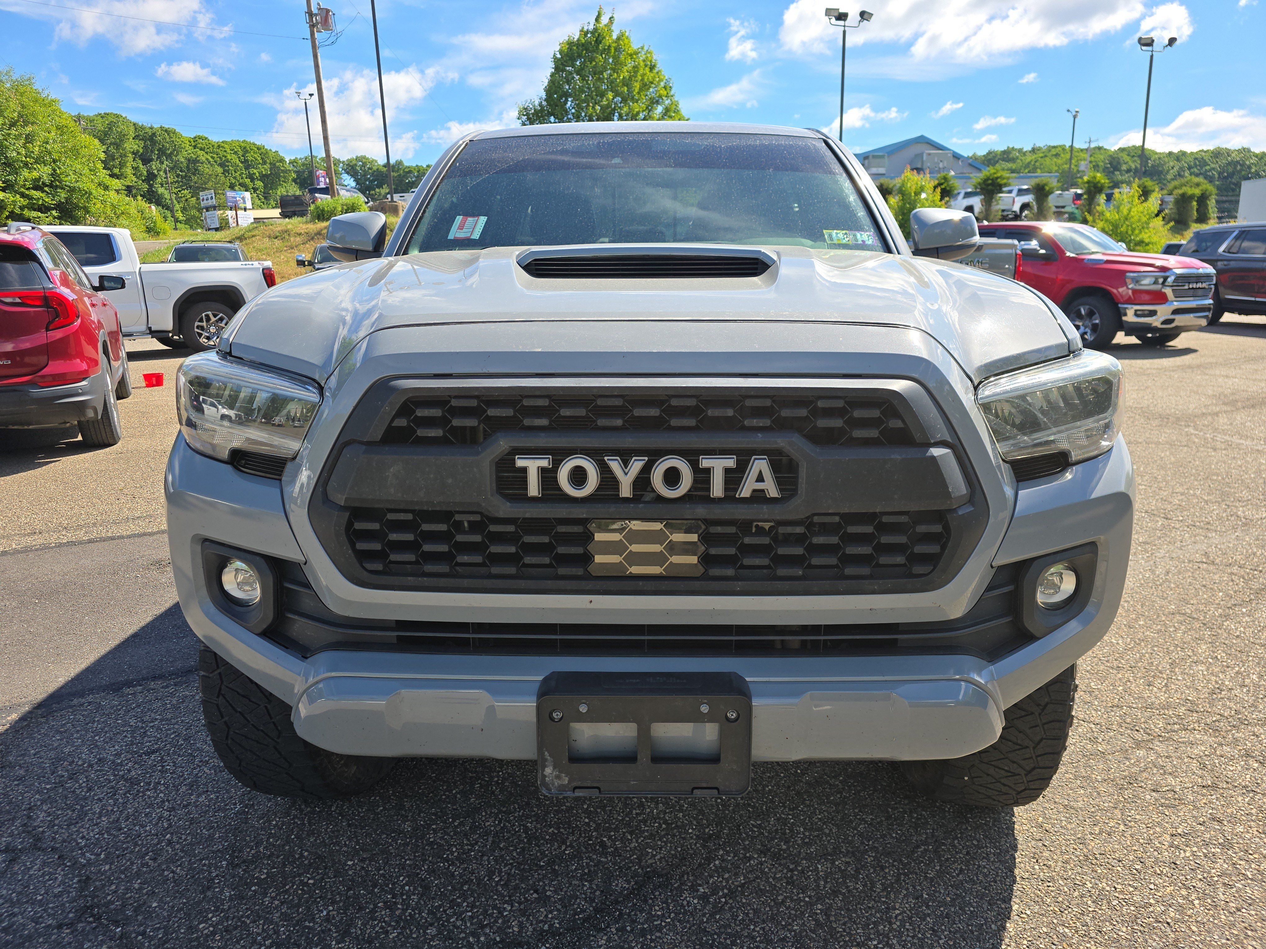 Used 2020 Toyota Tacoma TRD Sport w/ Technology Package AWD/4WD image 11
