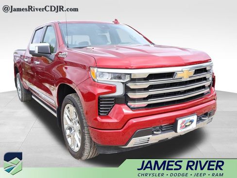 Used 2023 Chevrolet Silverado 1500 High Country w/ Technology Package AWD/4WD image 15