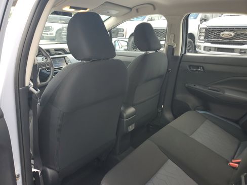 Used 2025 Nissan Versa SV image 13