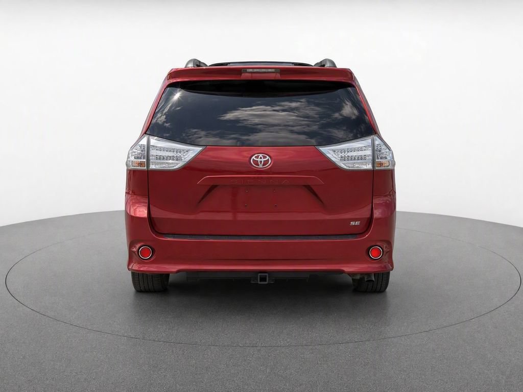 Used 2018 Toyota Sienna SE Premium FWD image 6