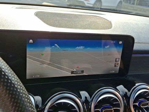 Used 2022 Mercedes-Benz GLB 35 AMG 4MATIC image 22