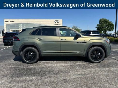 New 2026 Volkswagen Atlas Cross Sport SEL R-Line AWD/4WD image 8