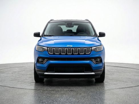 Used 2025 Jeep Compass Limited image 2