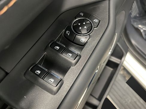 Used 2024 Ford Expedition Platinum AWD/4WD image 21