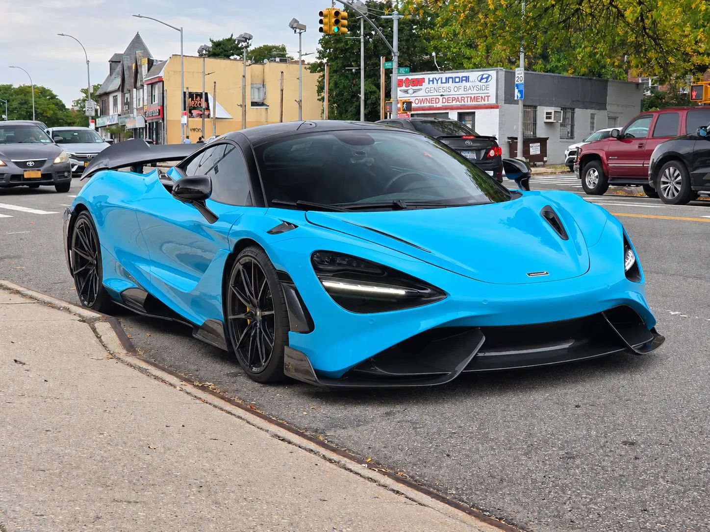 Used 2019 McLaren 720S RWD image 4