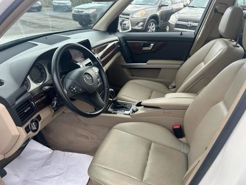 Used 2011 Mercedes-Benz GLK 350 4MATIC image 4