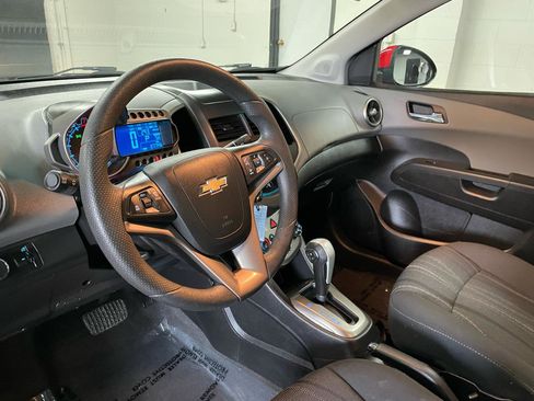 Used 2014 Chevrolet Sonic LT image 11