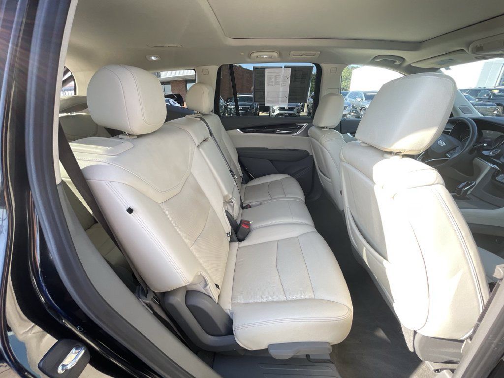 Used 2023 Cadillac XT6 Premium Luxury w/ Technology Package FWD image 27