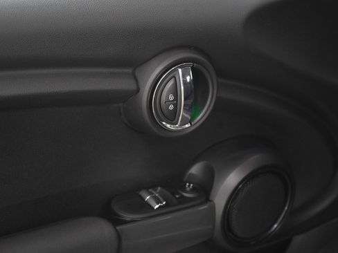 Used 2015 MINI Cooper 2-Door Hardtop FWD image 15