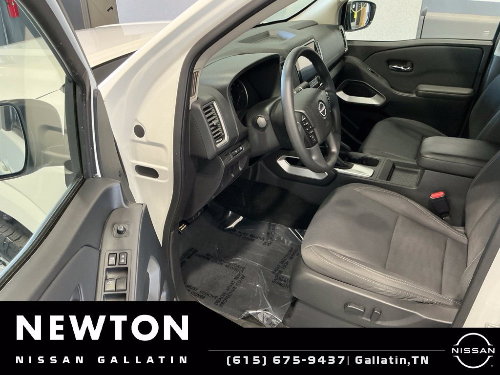 Used 2024 Nissan Frontier SV w/ Technology Package AWD/4WD image 6