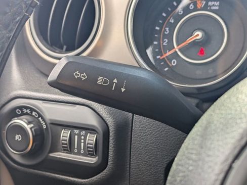 Used 2020 Jeep Wrangler Sport image 12