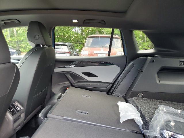 New 2026 Volkswagen Tiguan SE R-Line FWD image 10
