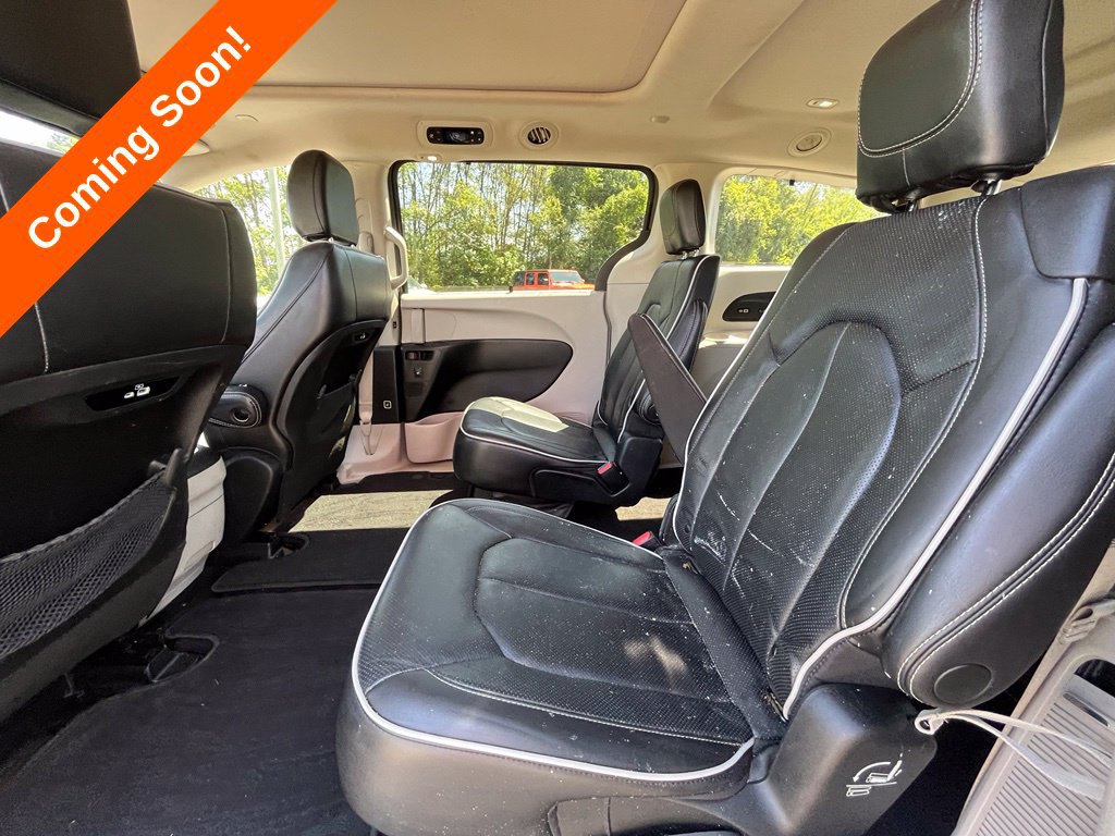Used 2022 Chrysler Pacifica Limited FWD image 27