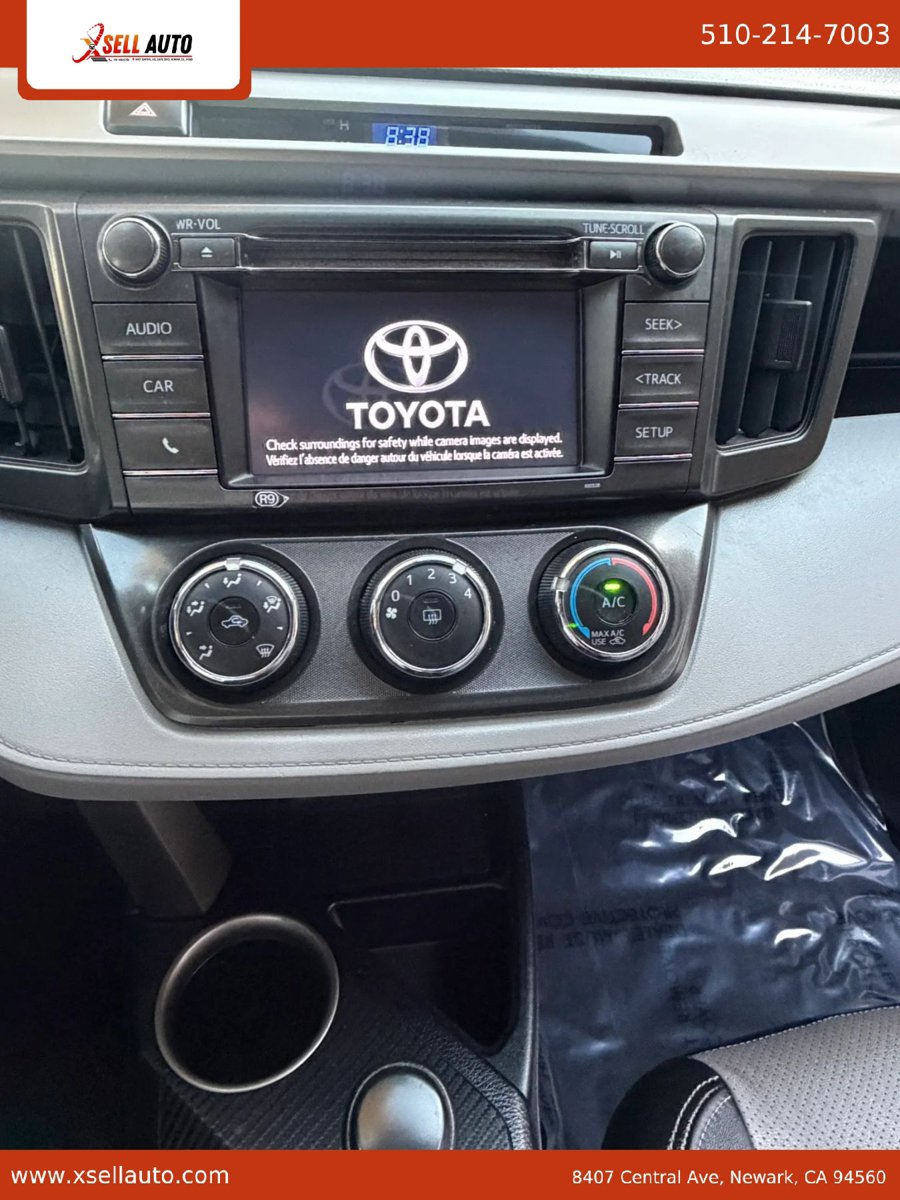 Used 2015 Toyota RAV4 LE FWD image 11