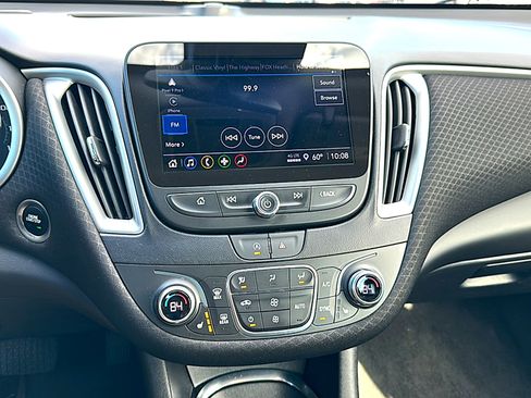 Used 2024 Chevrolet Malibu LT image 31