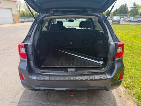Used 2016 Subaru Outback 2.5i Premium AWD/4WD image 3