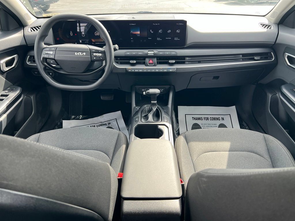 Used 2025 Kia K4 FWD image 13