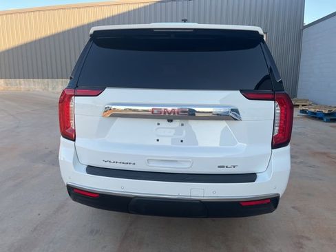 Used 2023 GMC Yukon XL SLT w/ SLT Premium Package image 5