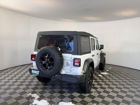 Used 2022 Jeep Wrangler Unlimited Sport image 10