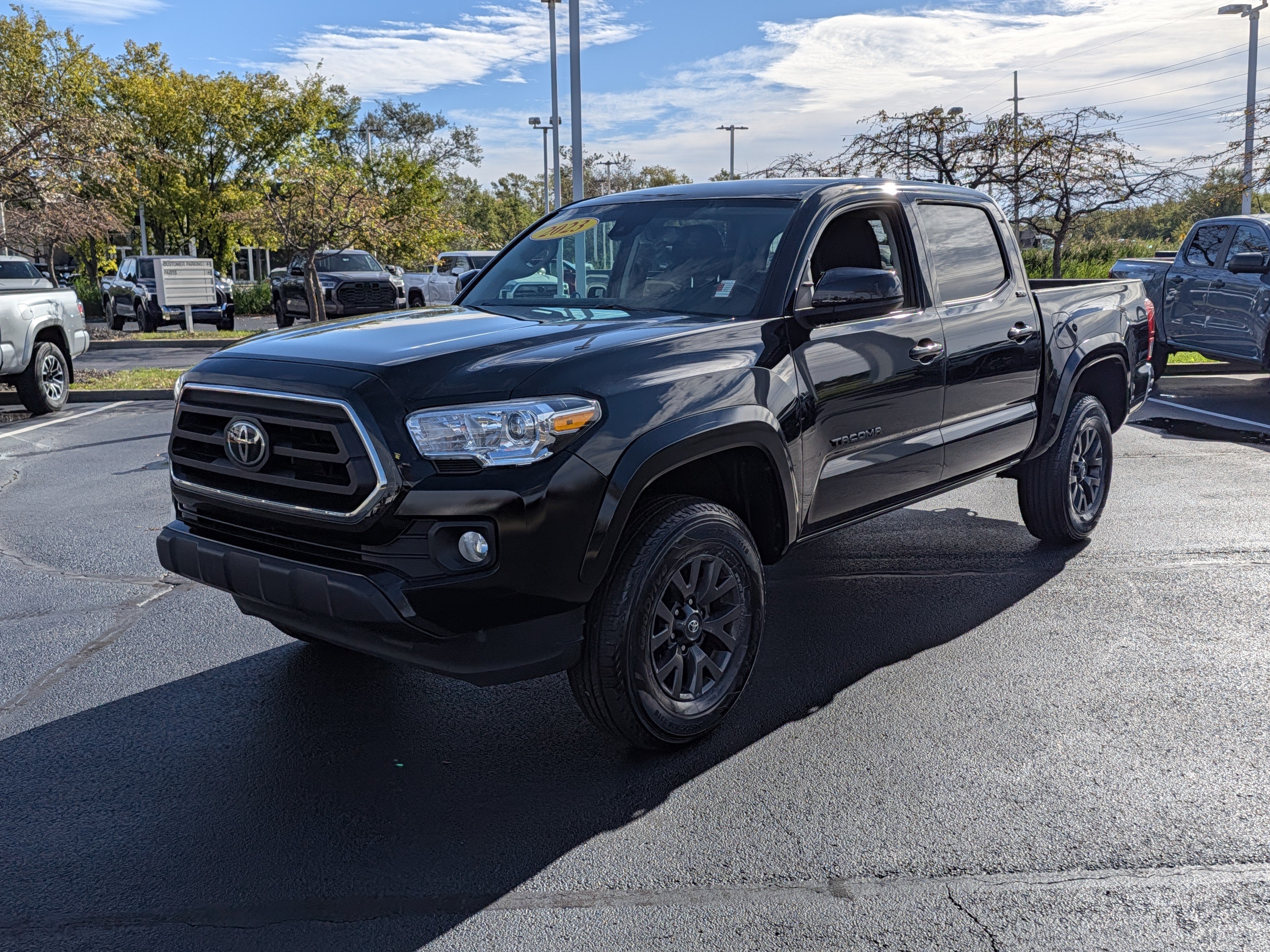 Certified 2023 Toyota Tacoma SR5 AWD/4WD image 4
