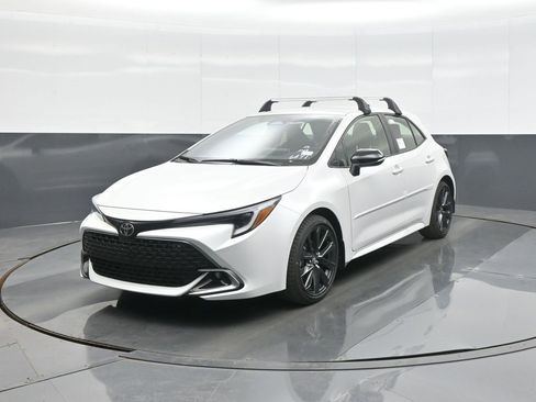 New 2026 Toyota Corolla XSE image 3