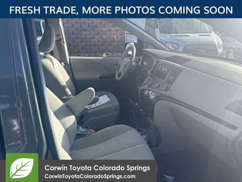 Used 2011 Toyota Sienna image 10