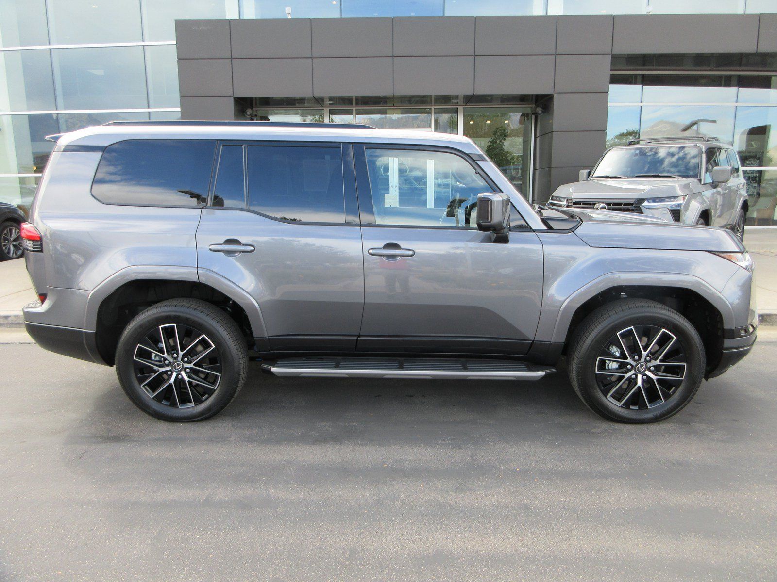 Used 2026 Lexus GX 550 w/ Cold Area Package AWD/4WD image 11