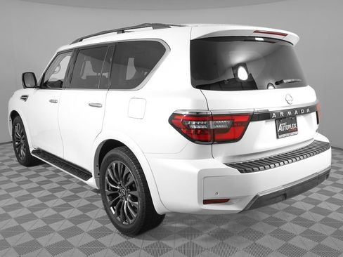 Used 2024 Nissan Armada Platinum w/ Captain's Chairs Package RWD image 6