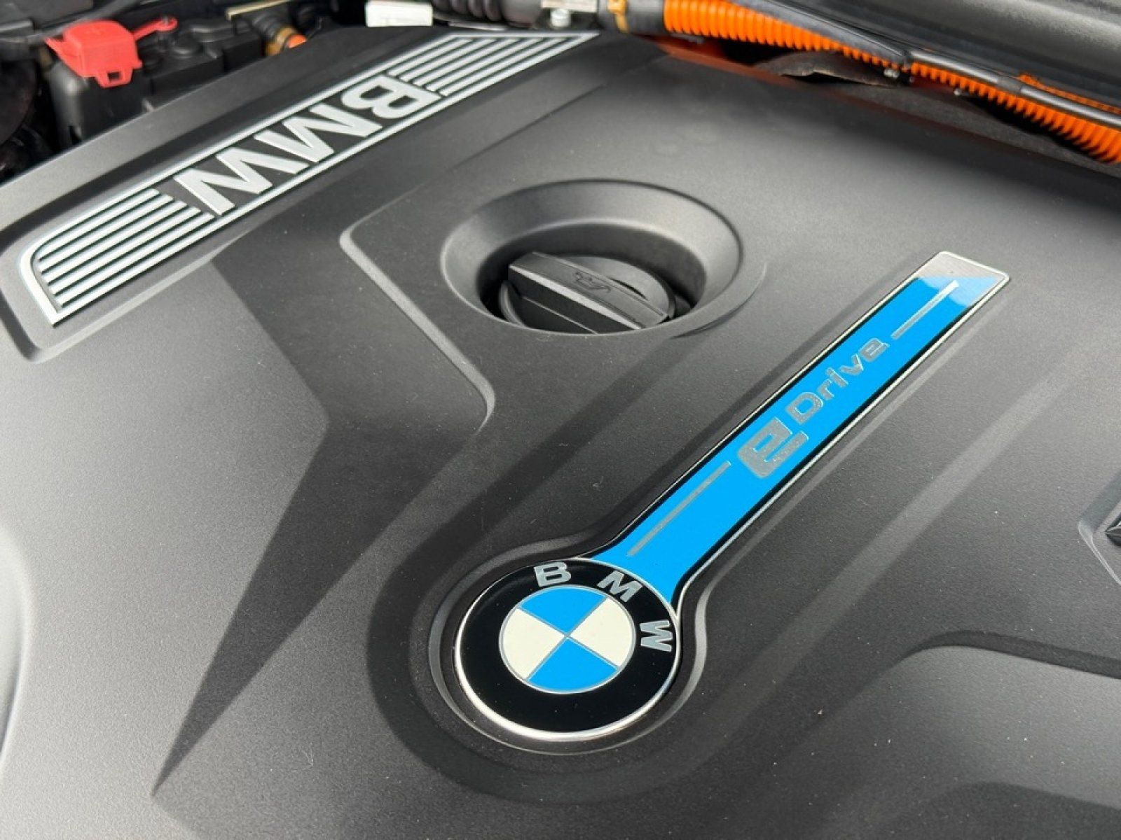 Used 2019 BMW 530e xDrive w/ Convenience Package AWD/4WD image 43