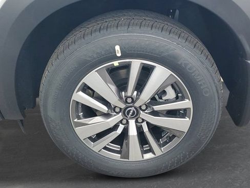 New 2026 Nissan Pathfinder SL FWD image 9