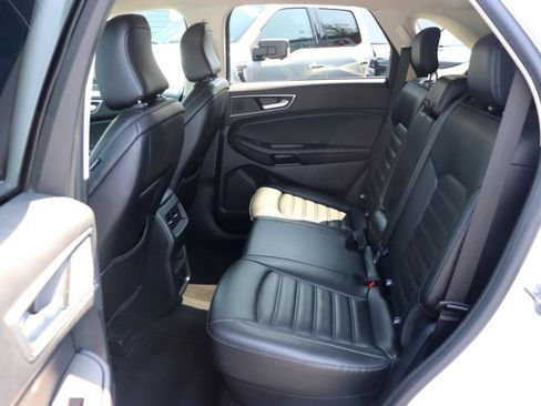 Used 2024 Ford Edge SEL AWD/4WD image 12