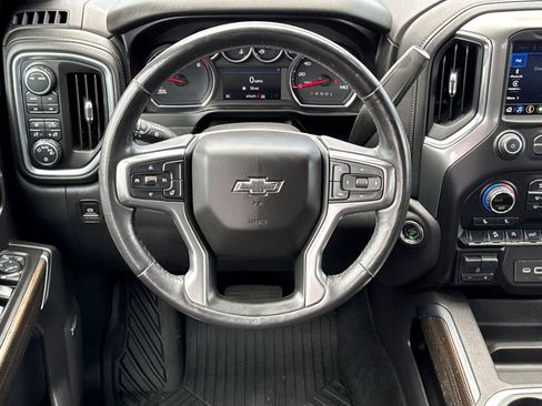 Used 2021 Chevrolet Silverado 1500 LT Trail Boss w/ Convenience Package II AWD/4WD image 16