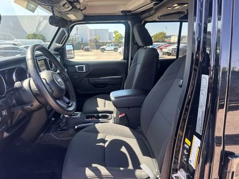 Used 2023 Jeep Wrangler Unlimited w/ Cold Weather Group AWD/4WD image 9