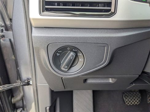 Used 2021 Volkswagen Atlas SEL image 32