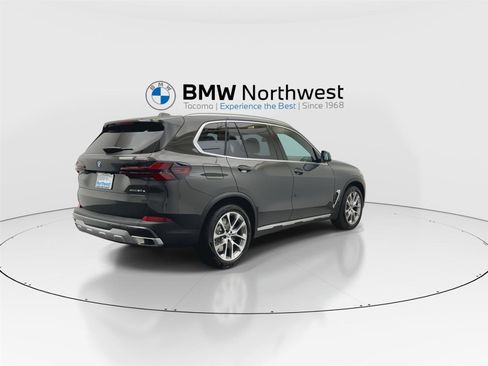 New 2026 BMW X5 xDrive50e w/ Climate Comfort Package image 3