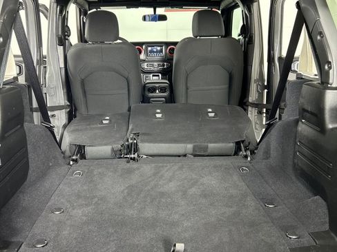 Used 2022 Jeep Wrangler Unlimited Sport image 24