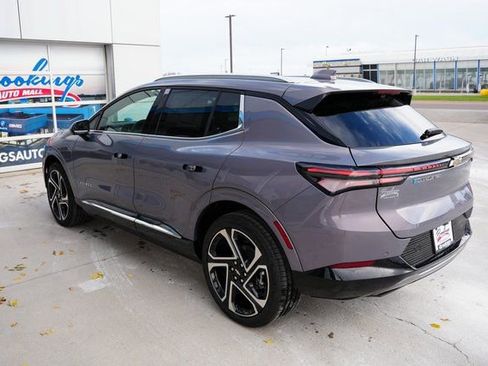 New 2026 Chevrolet Equinox EV LT image 39