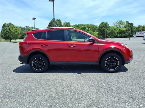 Used 2014 Toyota RAV4 LE FWD image 3