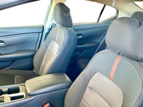 Used 2025 Nissan Sentra SR image 12