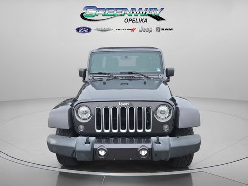 Used 2017 Jeep Wrangler Unlimited Sahara w/ Max Tow Package image 12