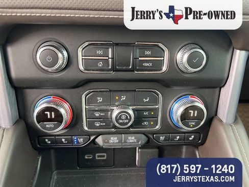 Used 2021 GMC Yukon SLT w/ SLT Luxury Plus Package AWD/4WD image 13